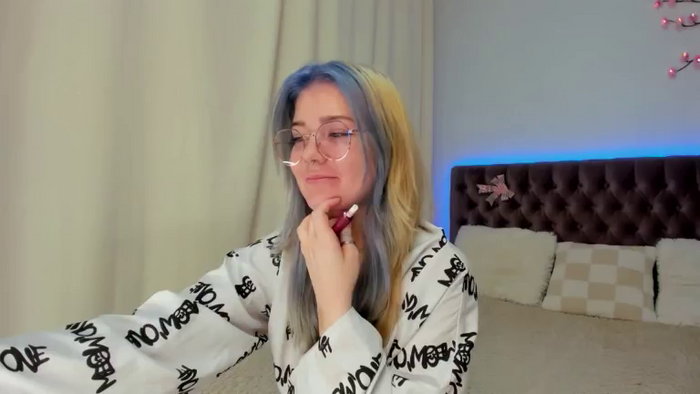 EllaMyerss