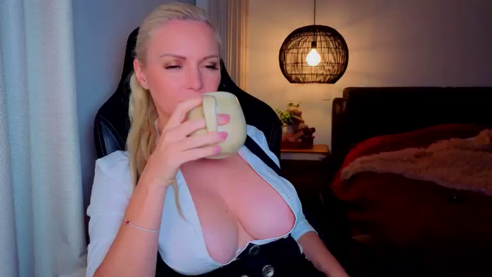 MsLindsayDevis