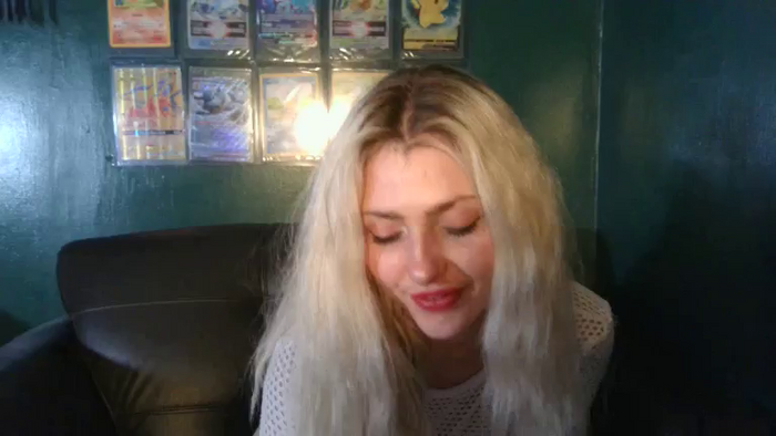 AlexMarieXOXO