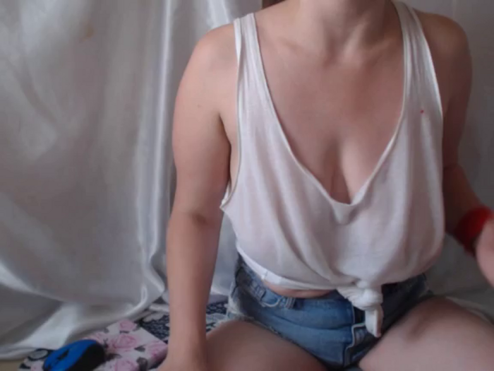 BettyGirlKiss