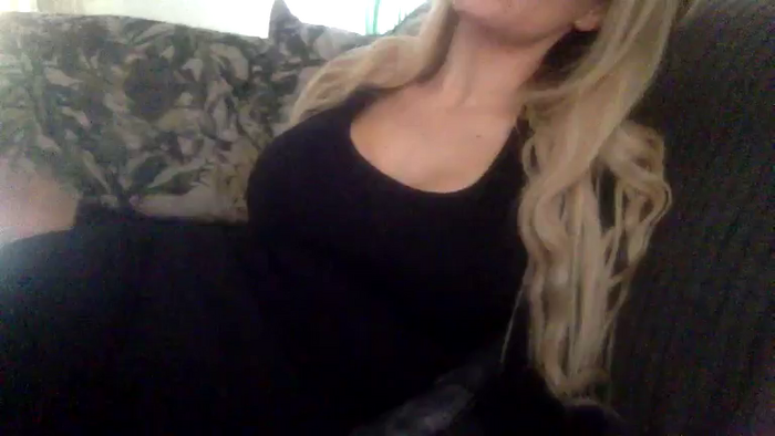 XIzzzabellla_bondX