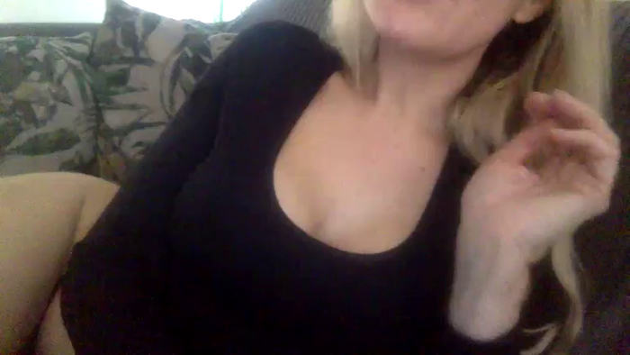 XIzzzabellla_bondX