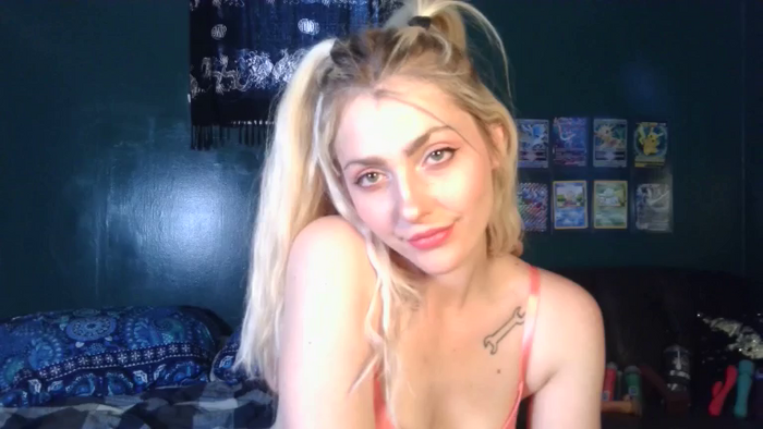 AlexMarieXOXO