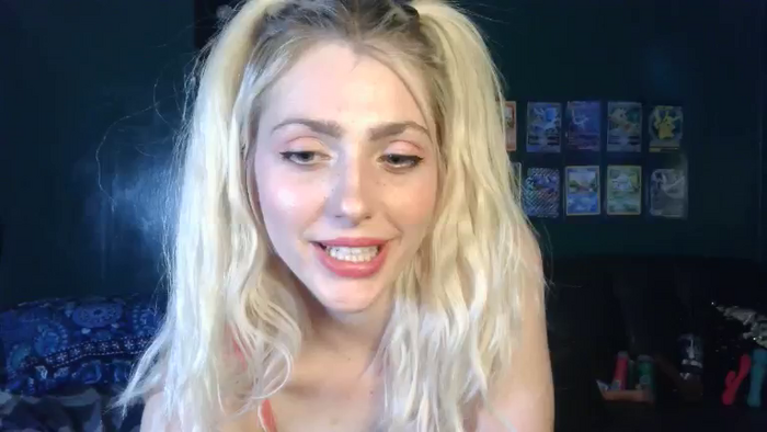 AlexMarieXOXO