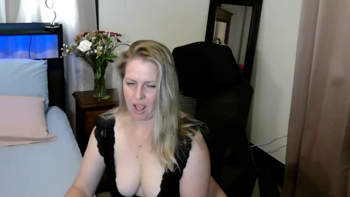 HollieJuice
