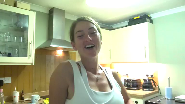 Luna_Valentina_UK