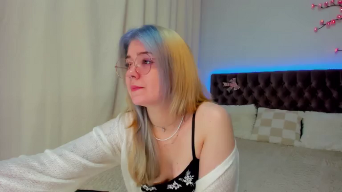 EllaMyerss
