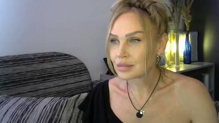 Evie_Paige