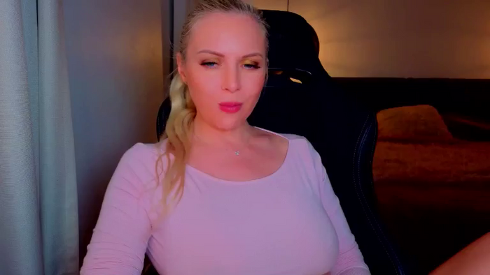 MsLindsayDevis