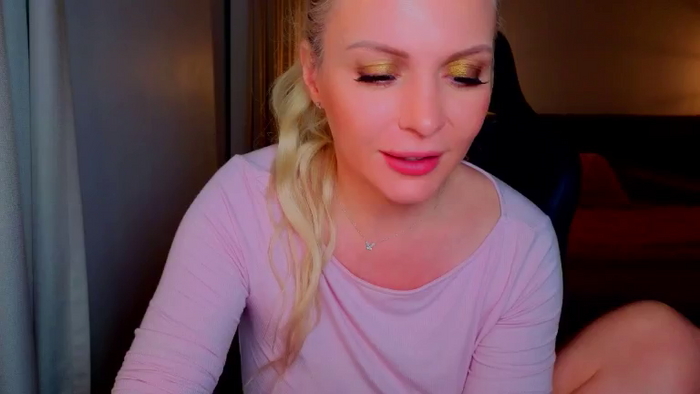 MsLindsayDevis