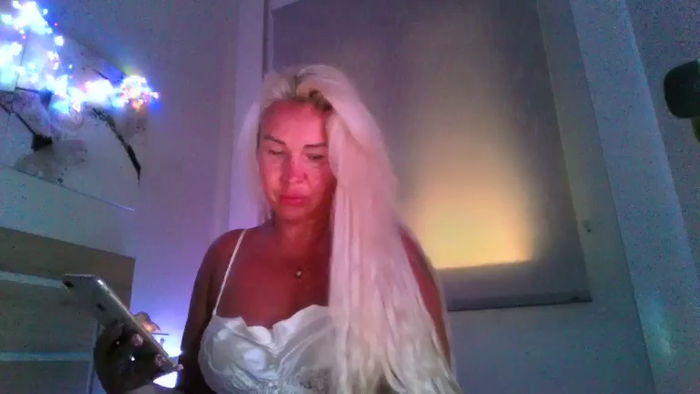 passionatekissEm