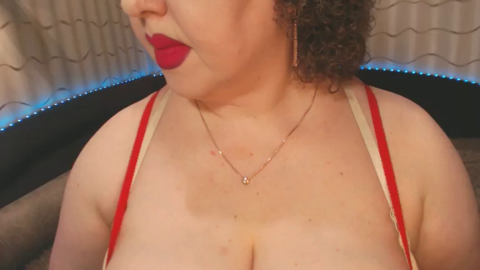 CurvyKatty40DD