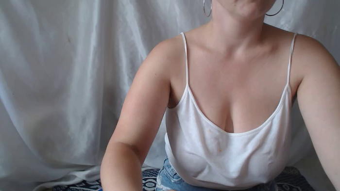 BettyGirlKiss