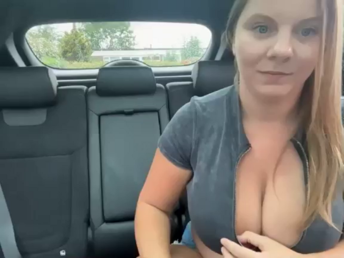 BustyMollyy