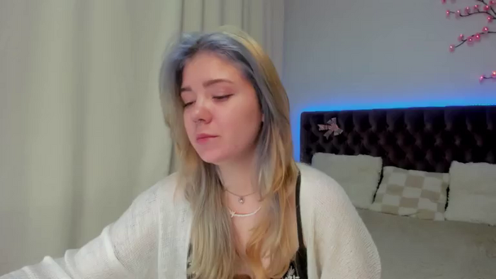 EllaMyerss