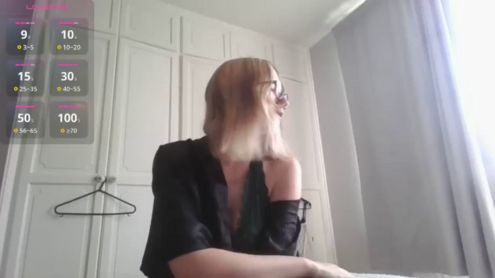 Tallblondiexx
