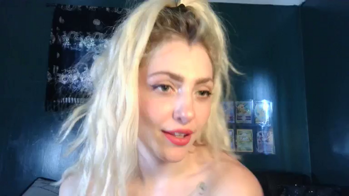 AlexMarieXOXO