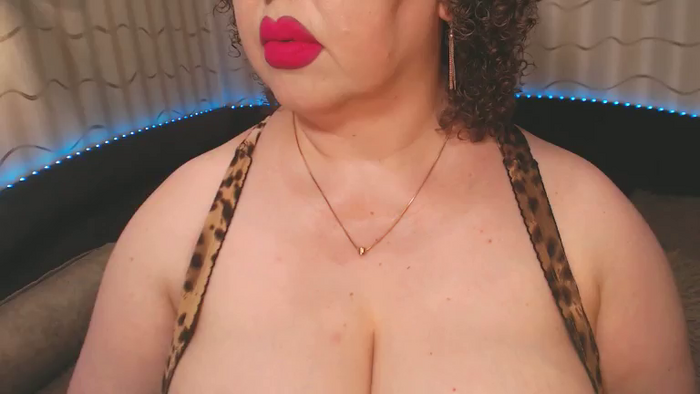 CurvyKatty40DD