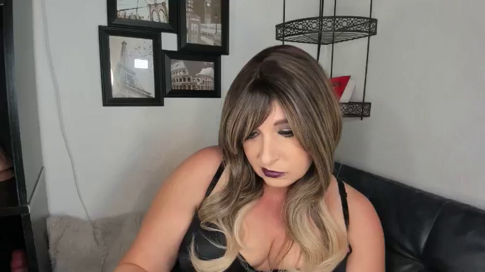 HotWifeSarah