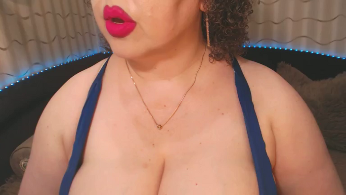 CurvyKatty40DD
