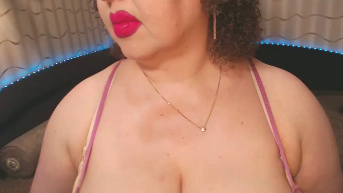 CurvyKatty40DD