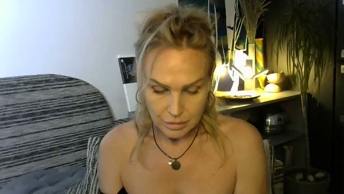Evie_Paige