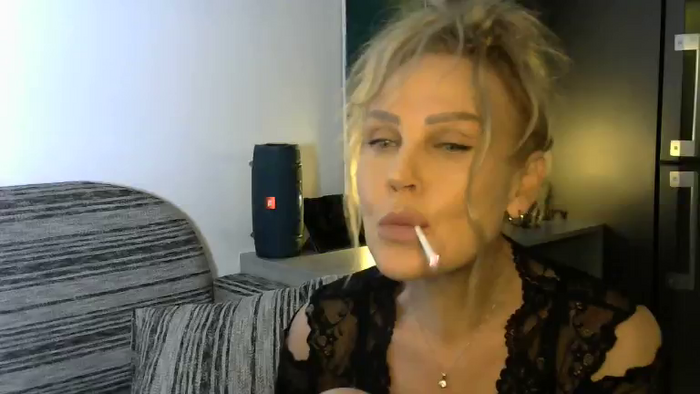 Evie_Paige
