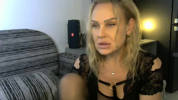 Evie_Paige