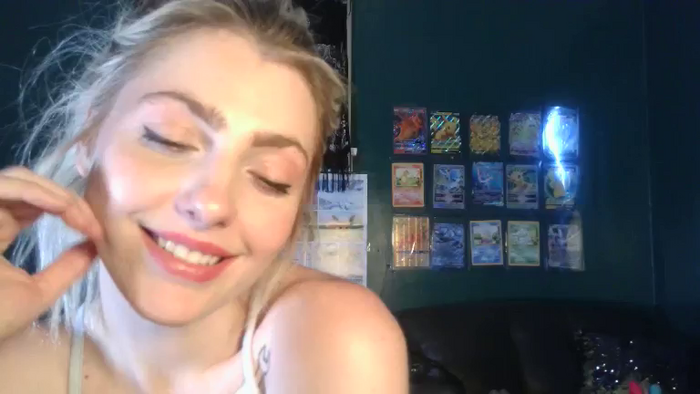 AlexMarieXOXO