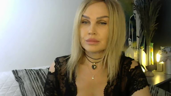 Evie_Paige