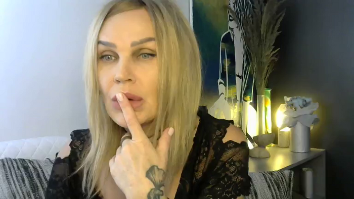 Evie_Paige