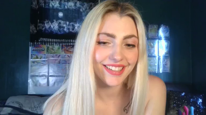 AlexMarieXOXO