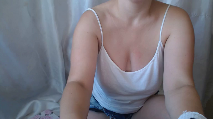 BettyGirlKiss