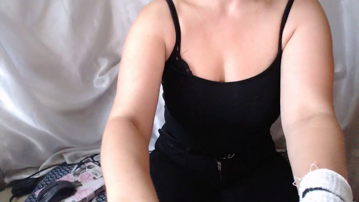 BettyGirlKiss