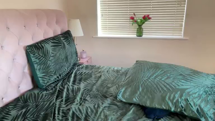 MiaBOOTYQueenUK