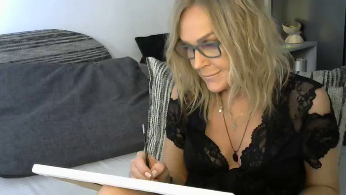Evie_Paige