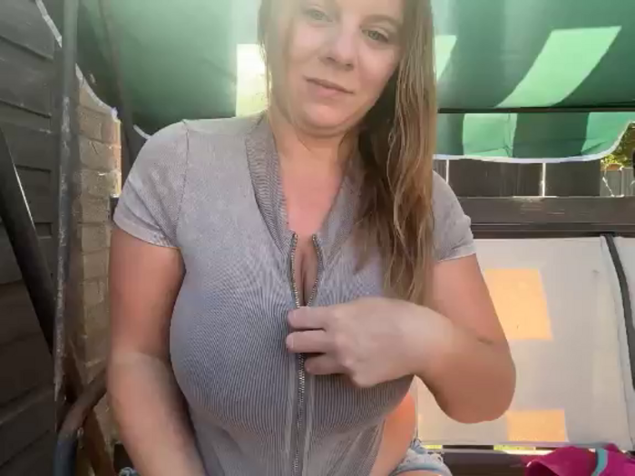 BustyMollyy