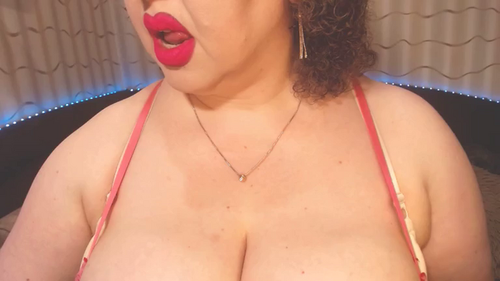 CurvyKatty40DD