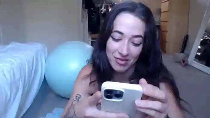 2025/08/11/streamate-klaradelgado-12-15-43