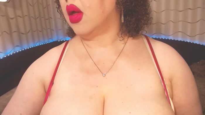 CurvyKatty40DD