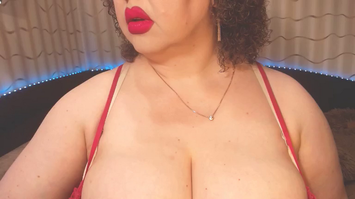 CurvyKatty40DD