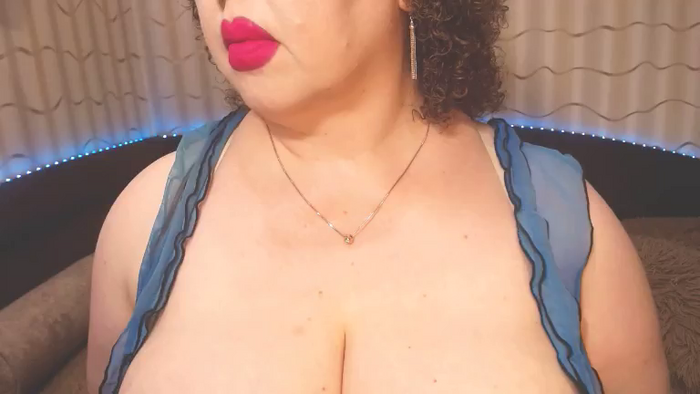 CurvyKatty40DD