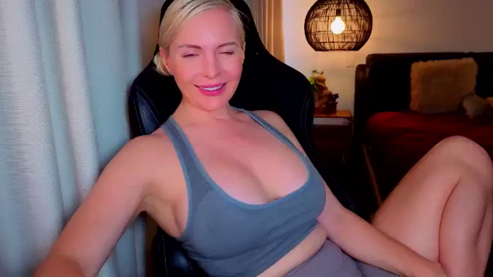MsLindsayDevis