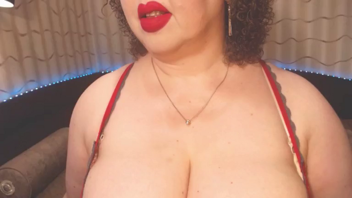 CurvyKatty40DD