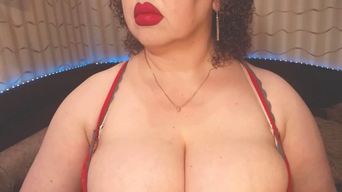 CurvyKatty40DD