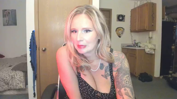 Hottyhousewife18