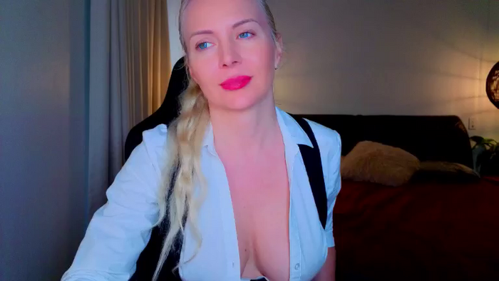 MsLindsayDevis