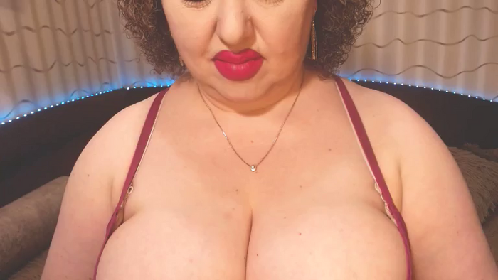 CurvyKatty40DD
