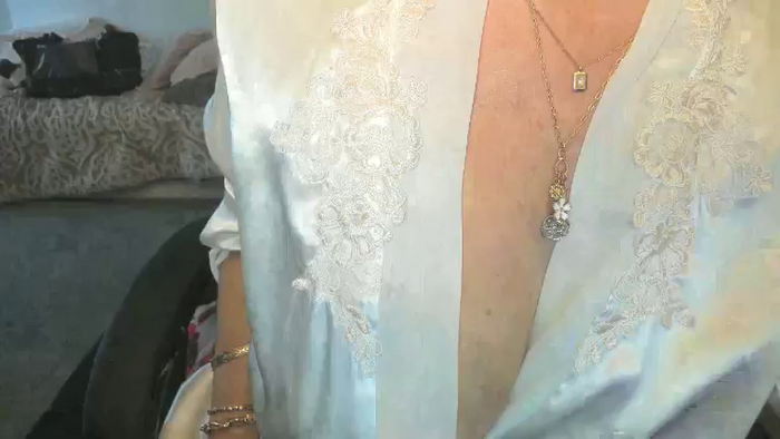 Hottyhousewife18