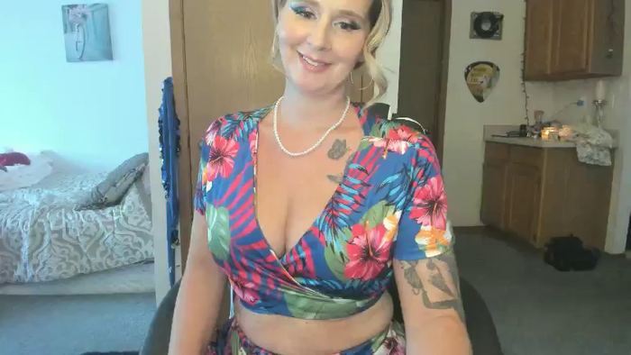 Hottyhousewife18